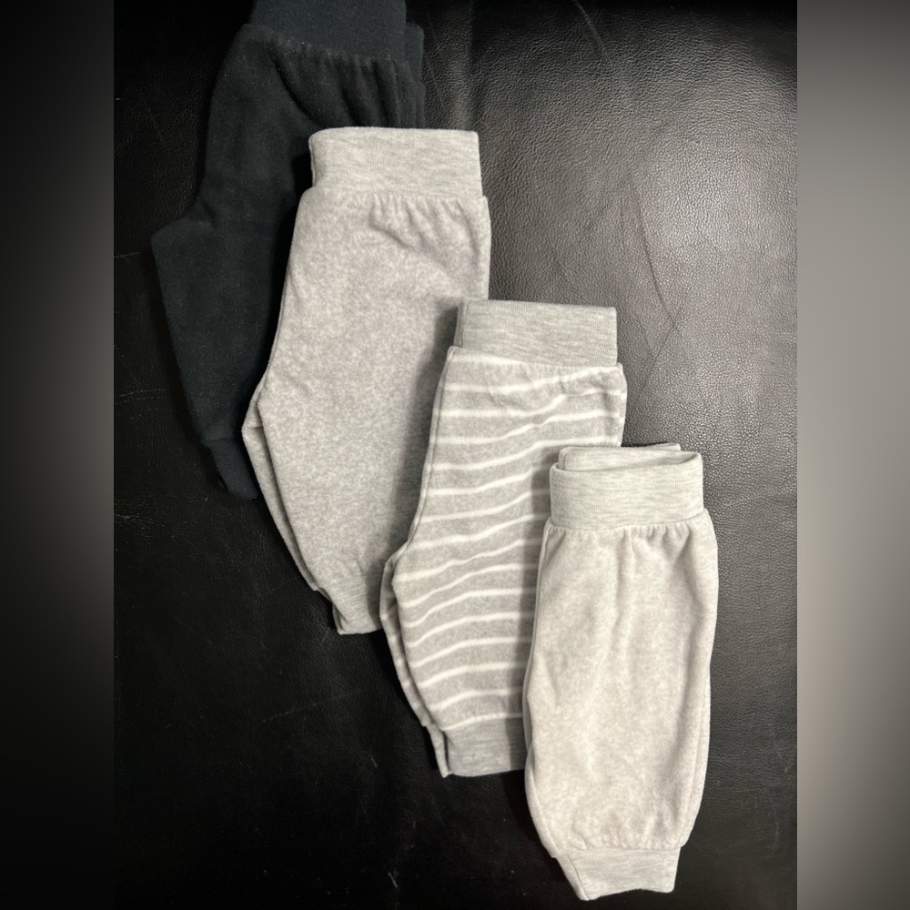 Simple Joys by Carter Girls’ 4-Pack Neutral Fleece Pants 0-3 months